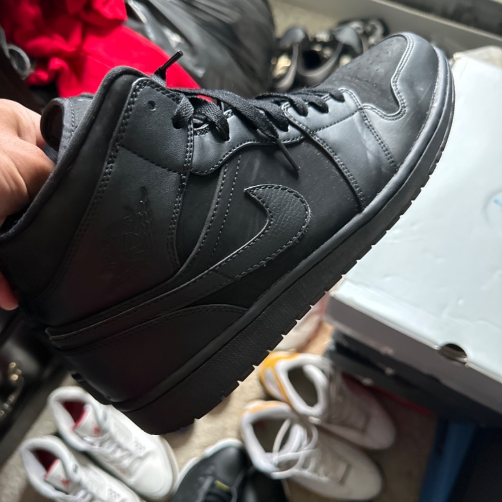 Jordan 1 - Picture 2 of 4